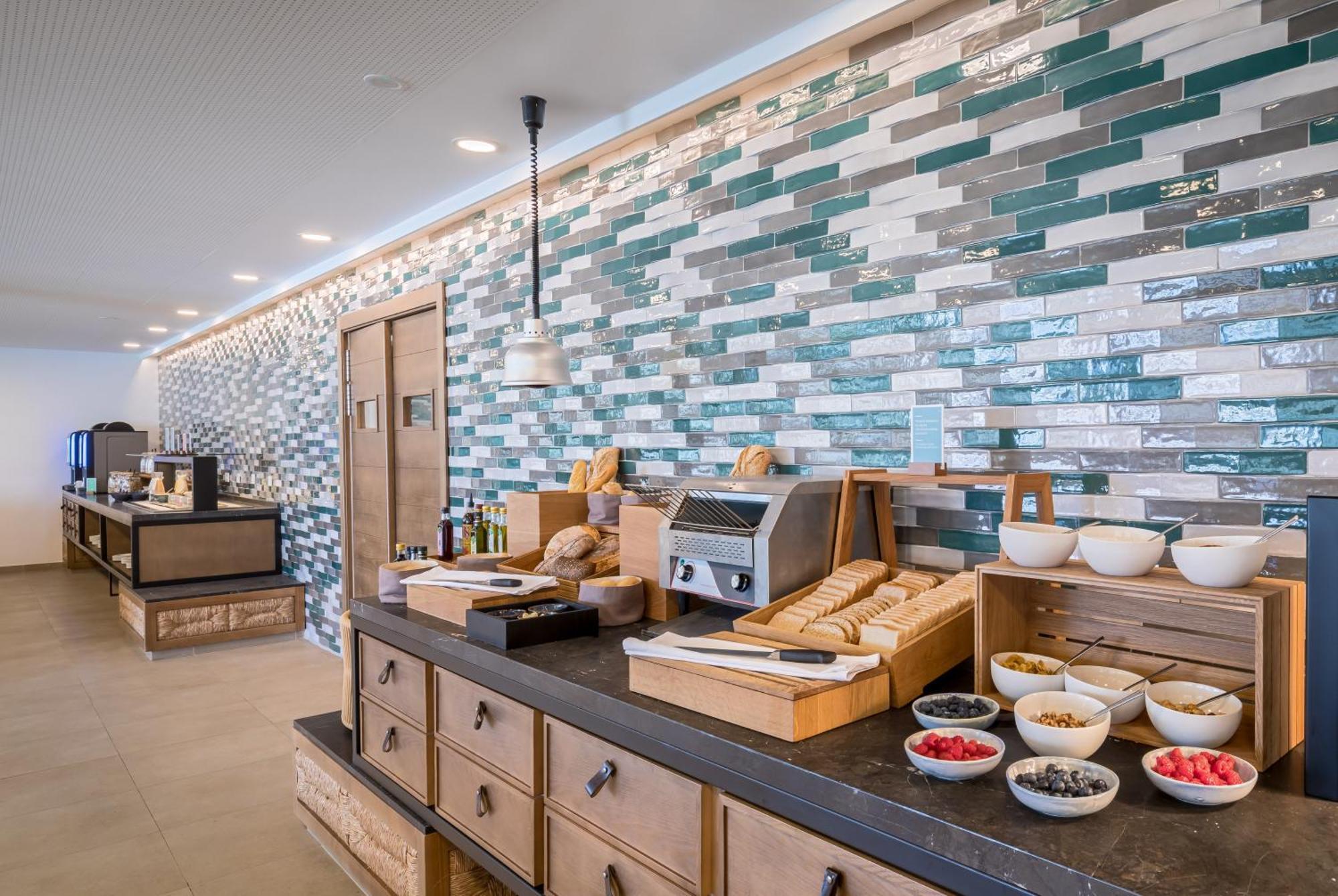 Barcelo Nura Hotel Sant Lluis Ngoại thất bức ảnh