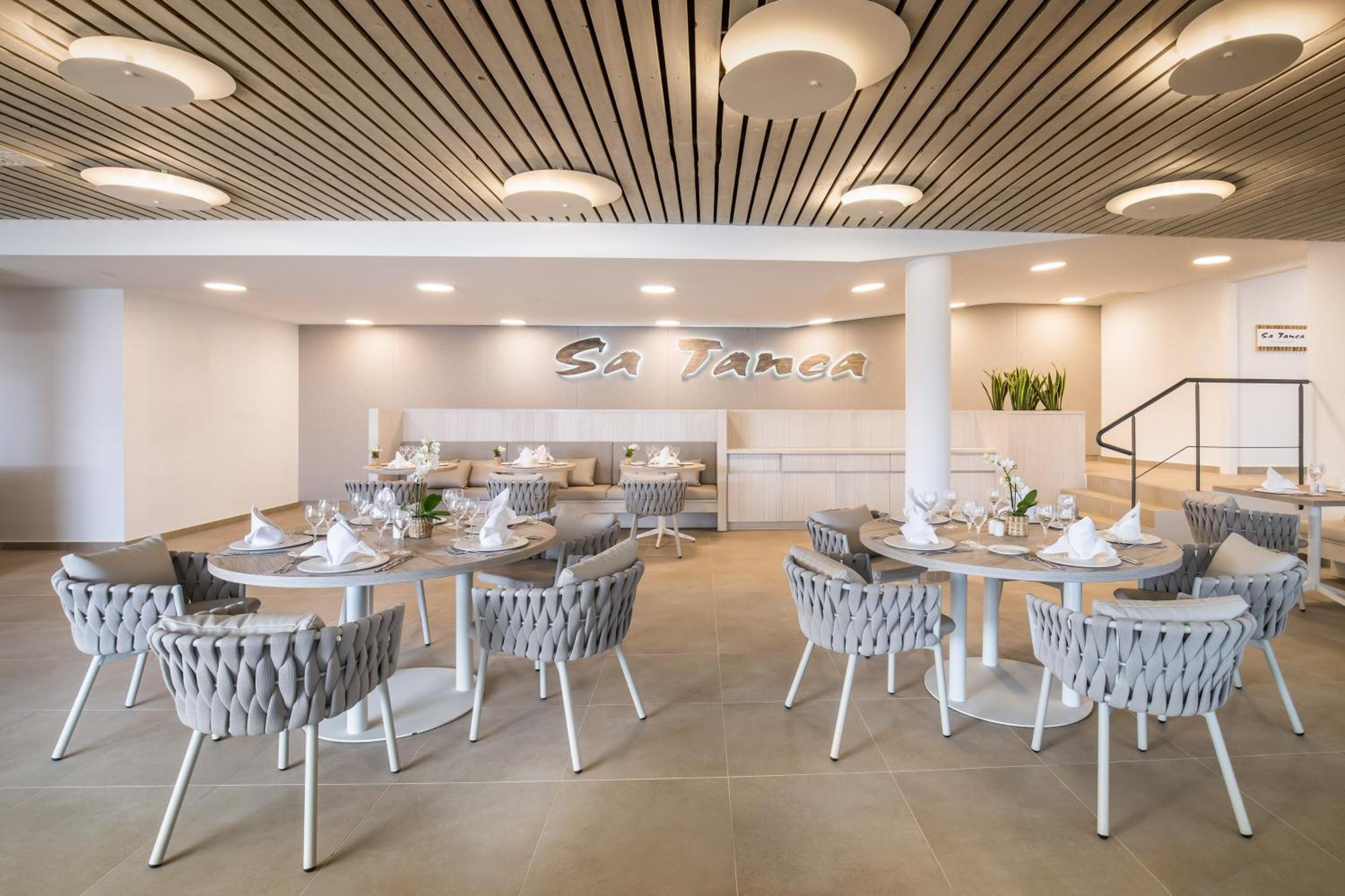 Barcelo Nura Hotel Sant Lluis Ngoại thất bức ảnh
