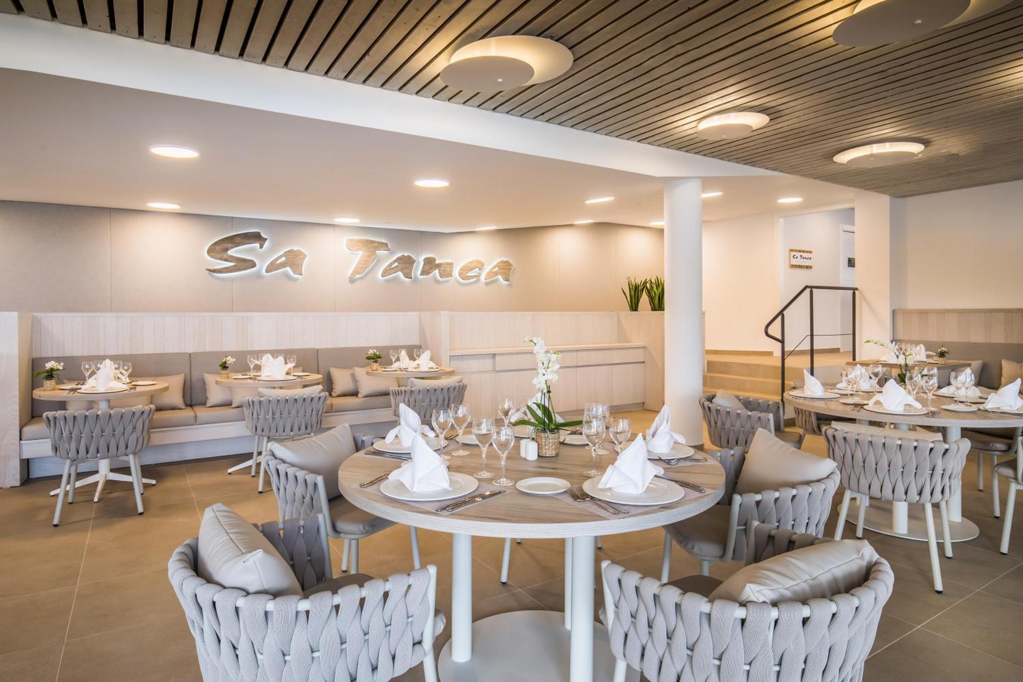 Barcelo Nura Hotel Sant Lluis Ngoại thất bức ảnh