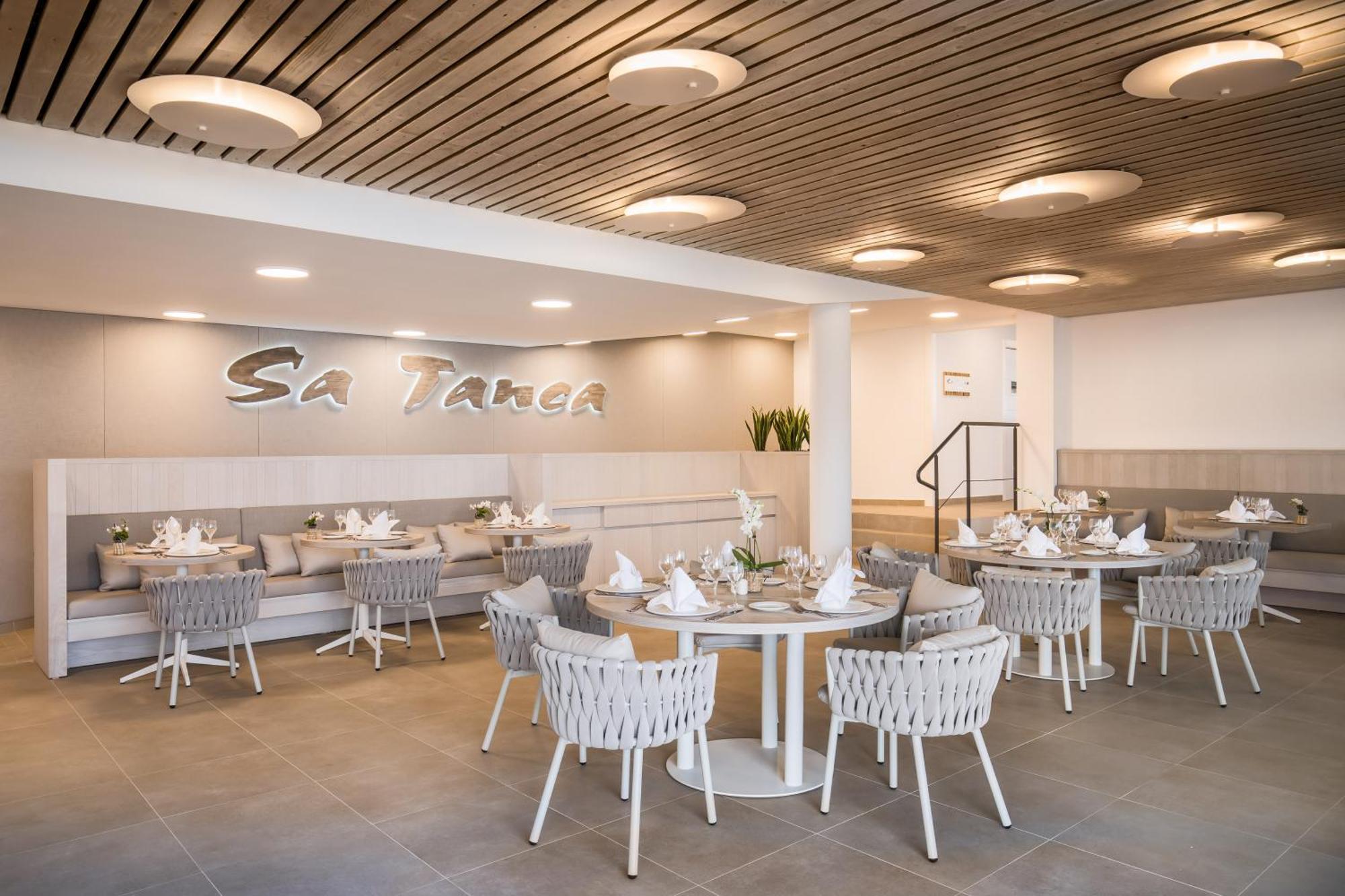Barcelo Nura Hotel Sant Lluis Ngoại thất bức ảnh